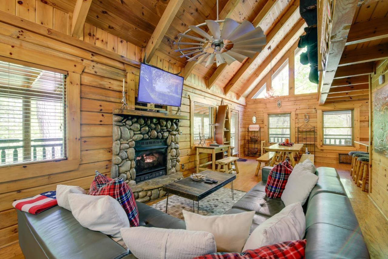 Вілла Gatlinburg Family Cabin With Private Hot Tub And Deck! Екстер'єр фото