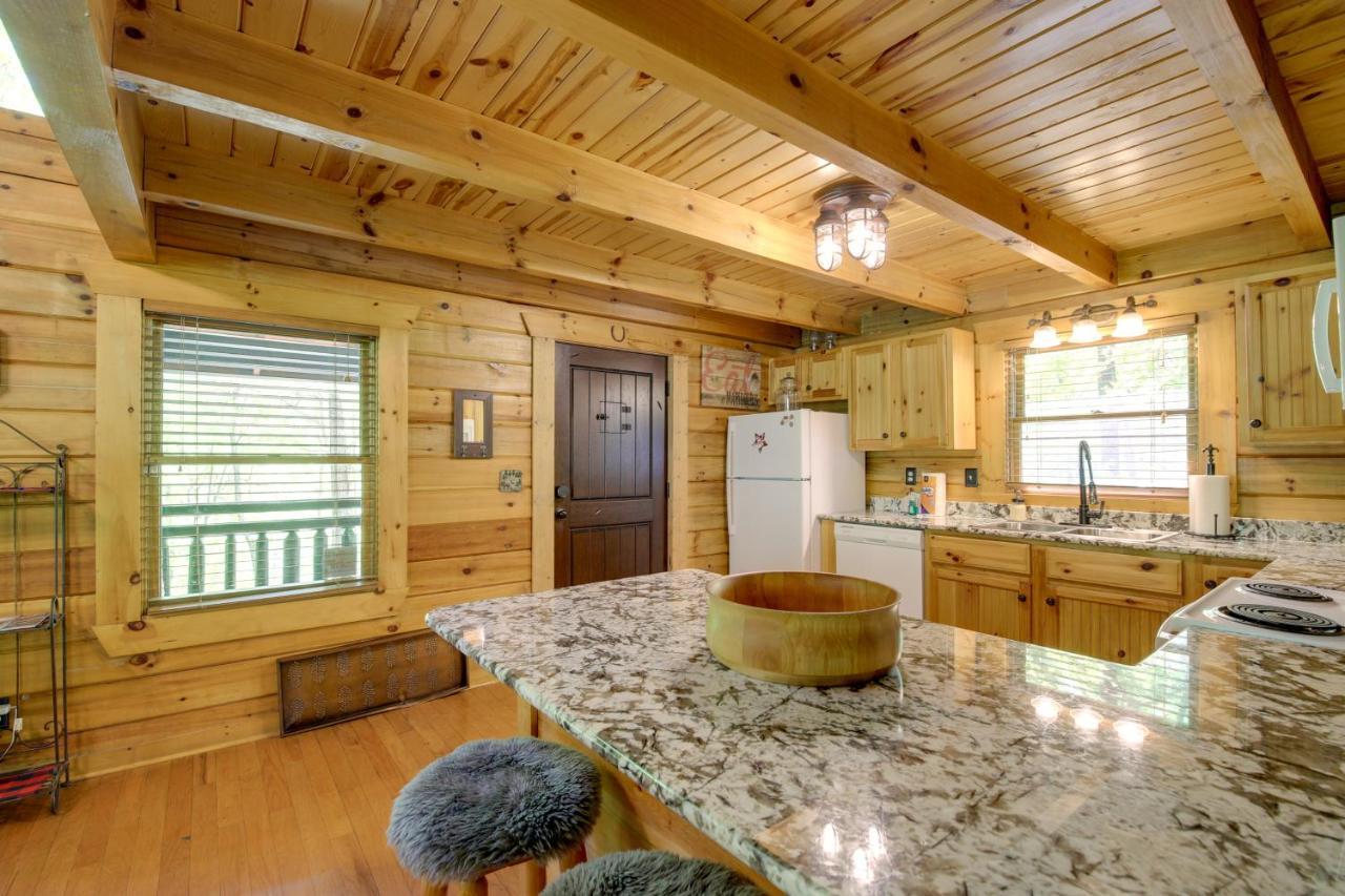 Вілла Gatlinburg Family Cabin With Private Hot Tub And Deck! Екстер'єр фото