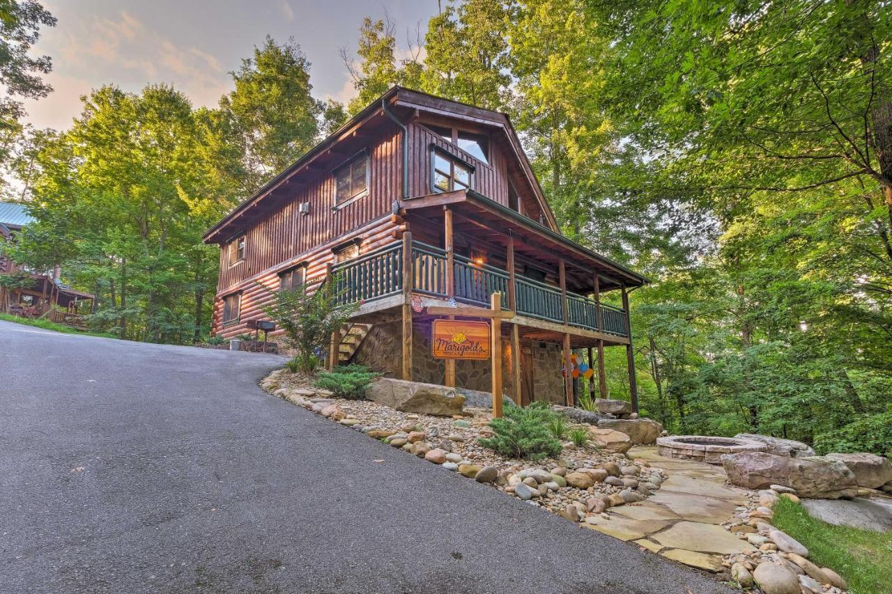 Вілла Gatlinburg Family Cabin With Private Hot Tub And Deck! Екстер'єр фото